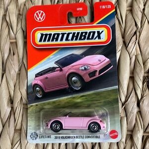 2019 Pink Volkswagen Beetle Convertible Car Matchbox VW Bug Volkswagon 2025 🆕
